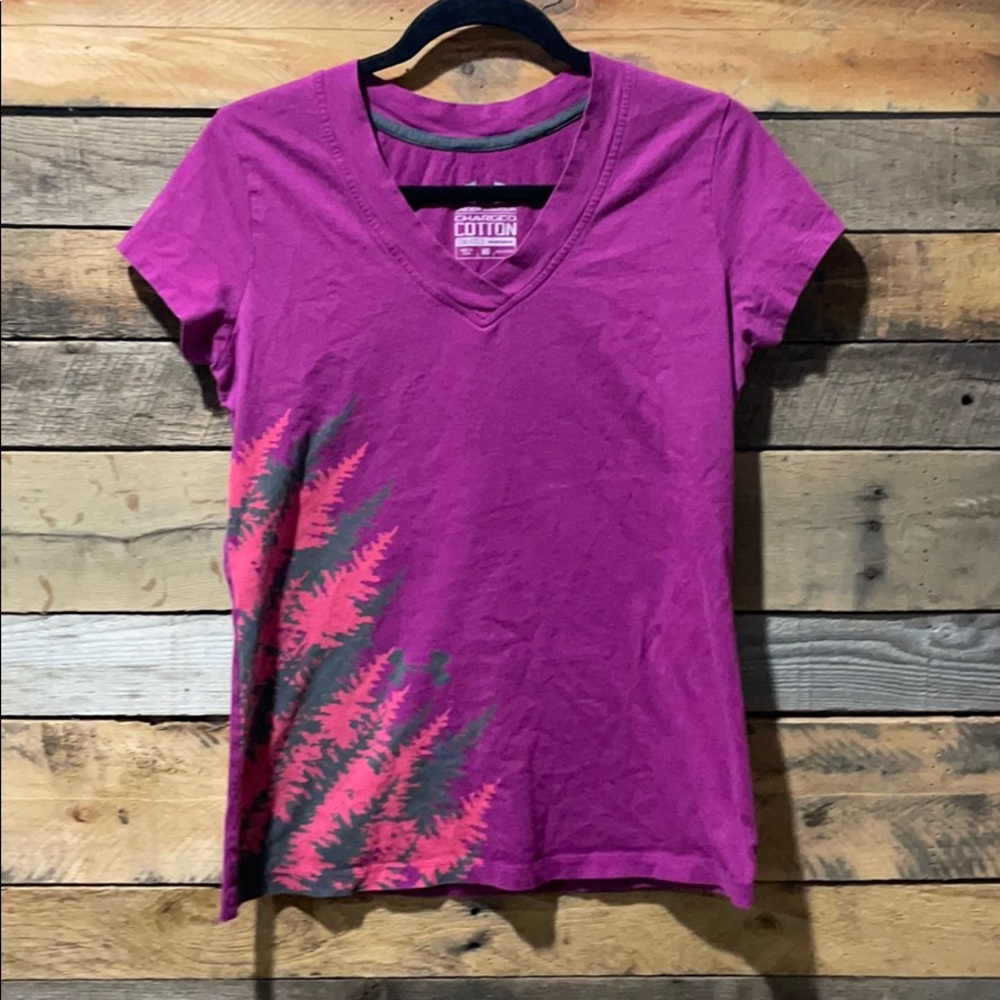 Unique UA V-neck tee with cap sleeves